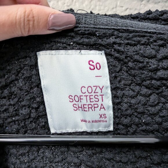 Black sherpa zip up jacket - Size XS - Picture 3 of 4
